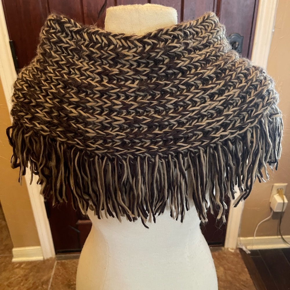 Knitted Wrap - Picture 2 of 5